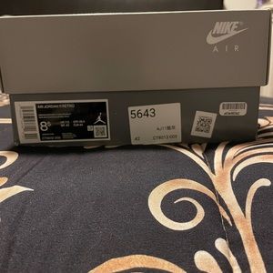 Air Jordan 11 Cool Grey. Size 8.5